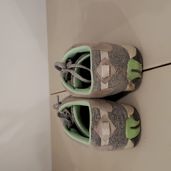 Merrell Sneakers Size 7 - Picture 3 of 3